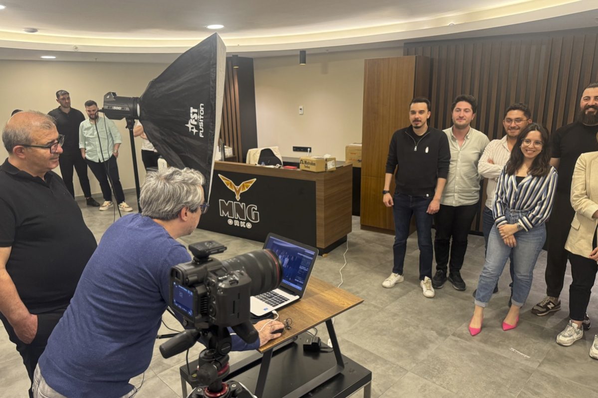 Kurumsal Fotoğraf Çekimi MNG Kurumsal Fotoğraf Çekimi MNG